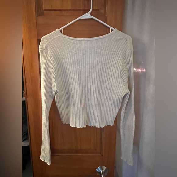 Lisa Says Gah Buttoned Cardigan Size SMALL. - Picture 2 of 3